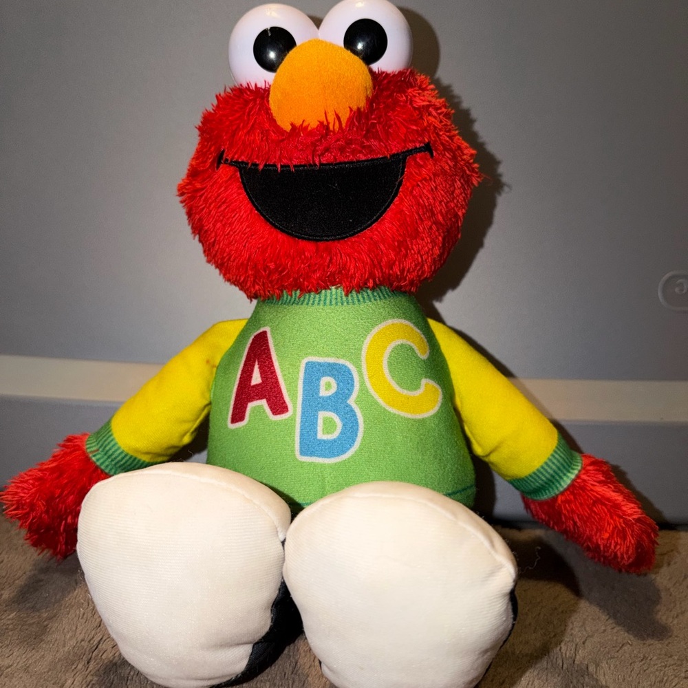 Hasbro Sesame Street Singing ABCs Elmo